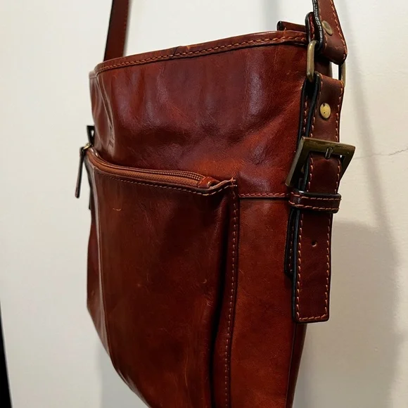 Elegant Brown Leather Messenger Bag